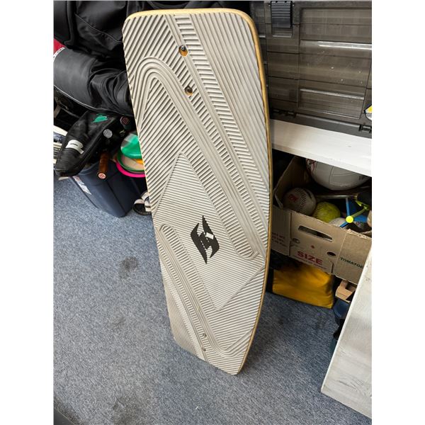 Catalyst by hyper light 43 inch board