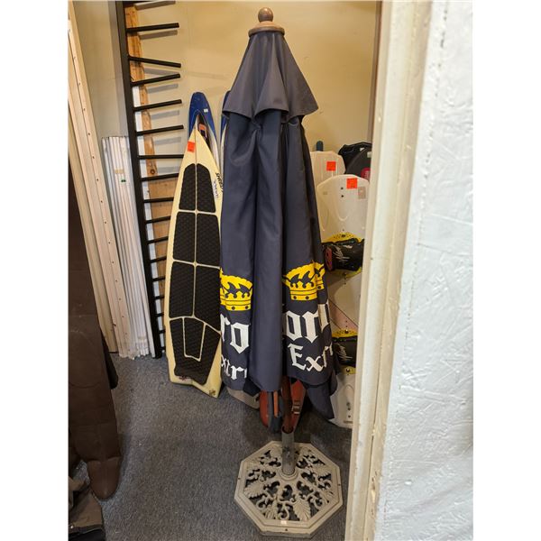 Corona umbrella with stand