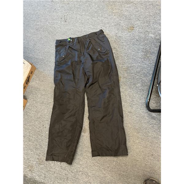 Athletic works, medium ladies, snow pants