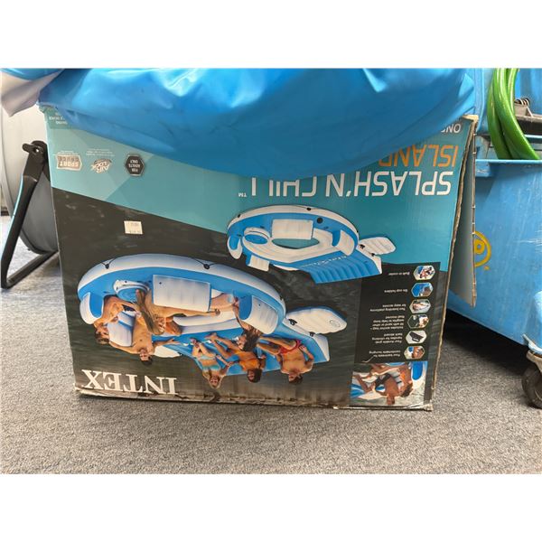 Intex 12' x 10' splash Island