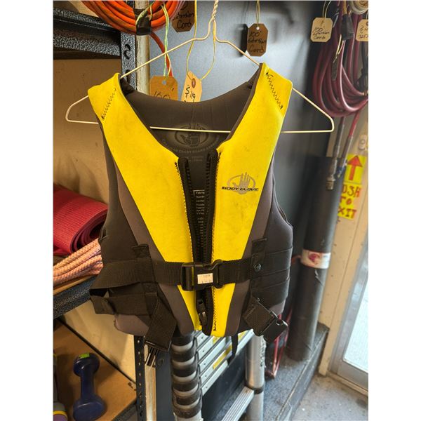 Body glove chest size 63 to 73 cm junior lifejacket