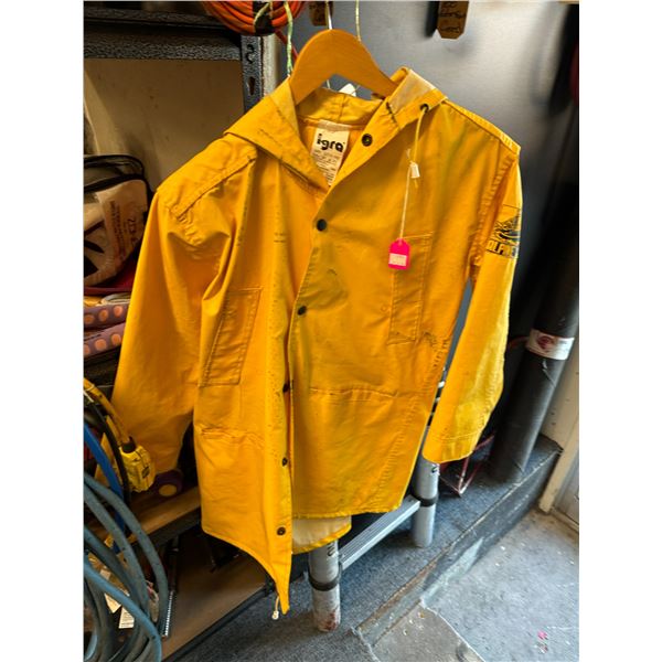 Raincoat size large 14–16