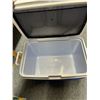 Image 2 : Rubbermaid cooler