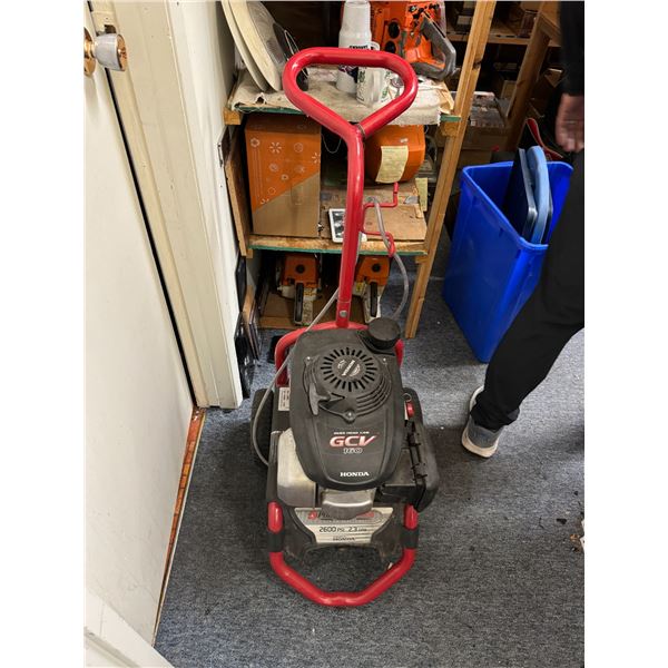Pressure washer powered by Honda 2600 psi