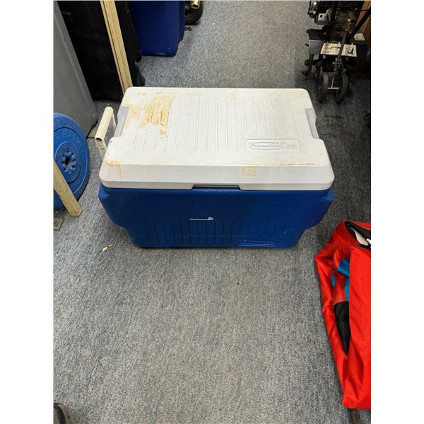 Rubbermaid cooler