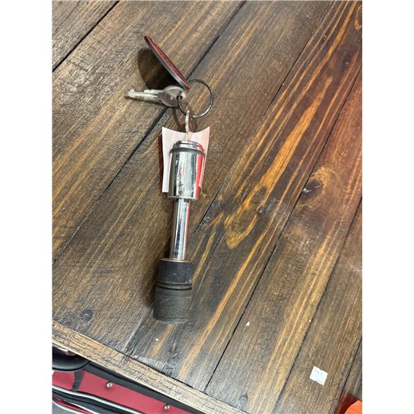 Cabinet lock with key