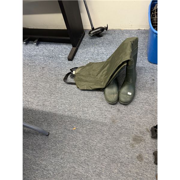 Wadding boots size 13