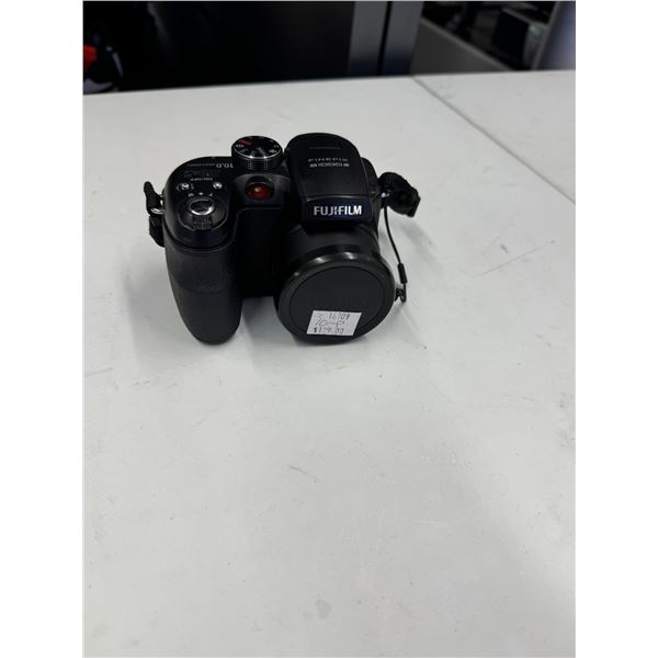 Fuji finepix S1000 camera