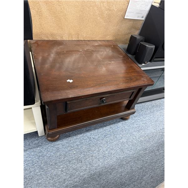 Lift up Coffee Table 32 1/2" x 28" x 20" tall