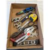 Image 1 : Assorted tools
