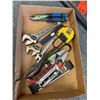 Image 1 : Flat of tools