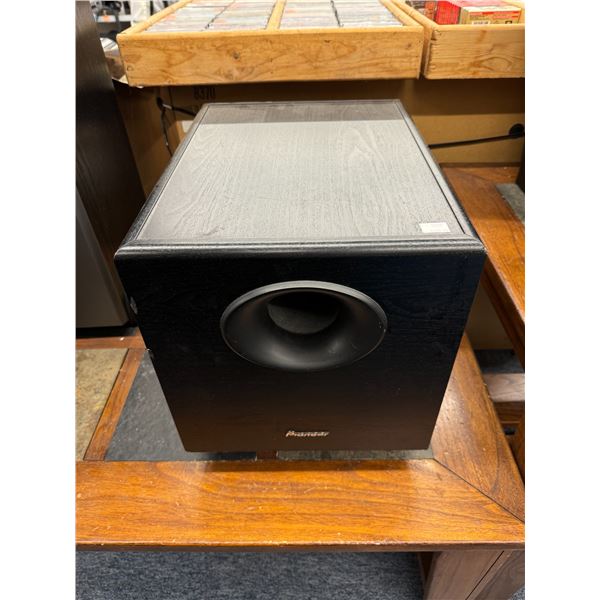 Pioneer subwoofer