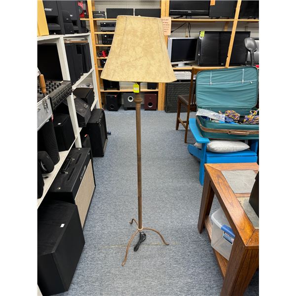 Floor lamp