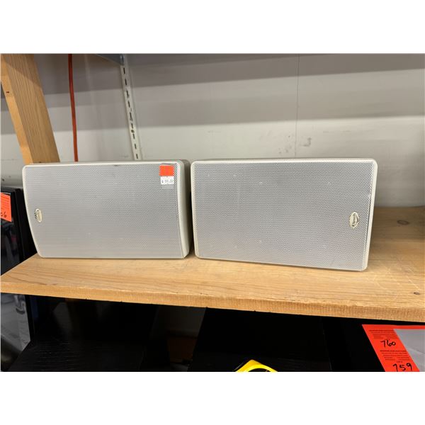 2 klipsch speakers