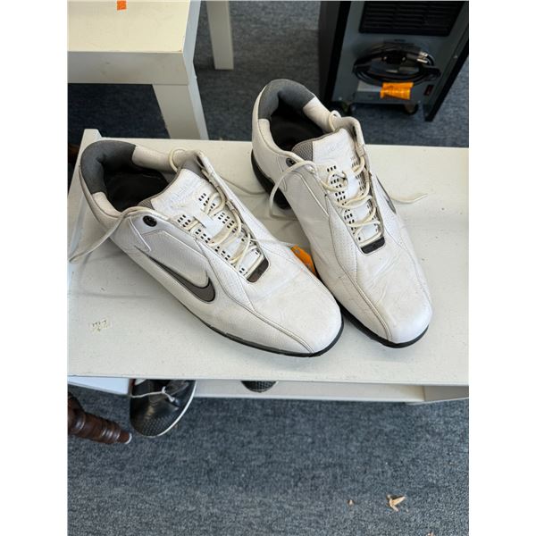 Women's golf shoes 9.5