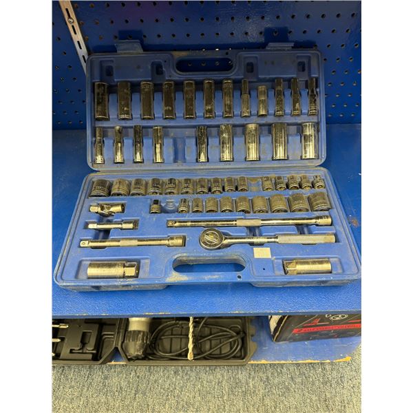 Socket set westward