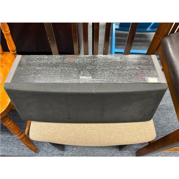 Yamaha NS-c110 center speaker
