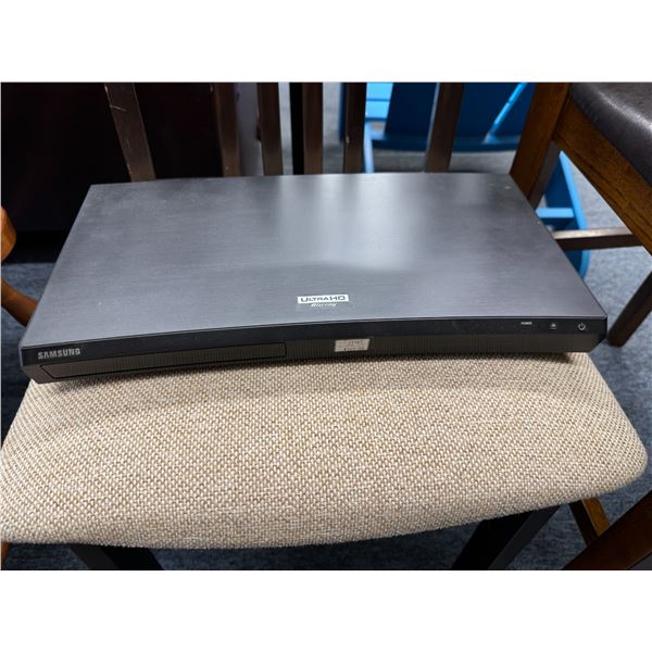 Samsung ultra had Blu-ray player with remote
