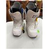 Image 1 : Burton mint snow board boots 8