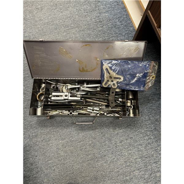 Pullers and tool box