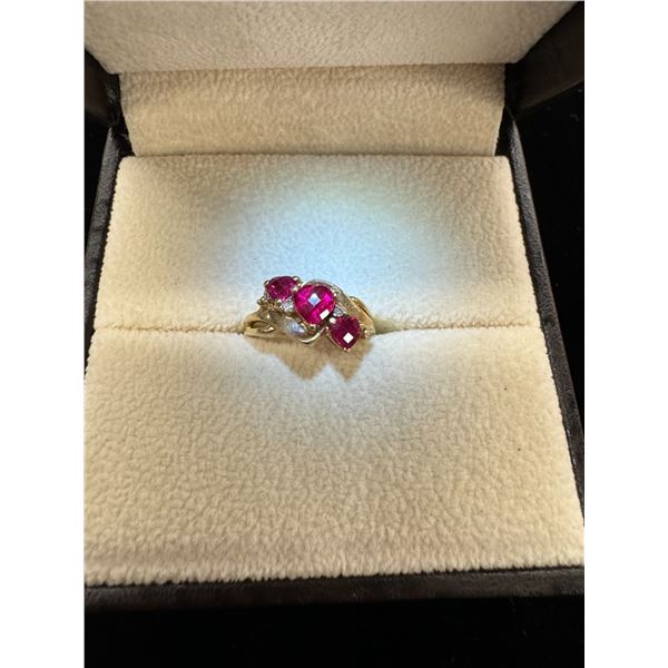 3 red hearts ring 10k 2.4g