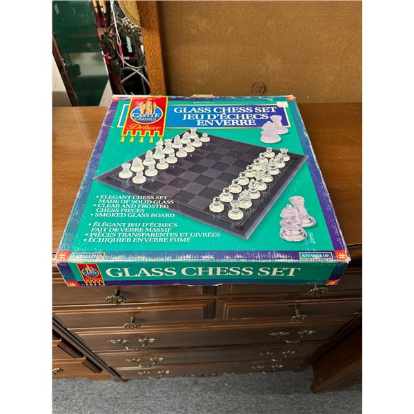 Glass chess set