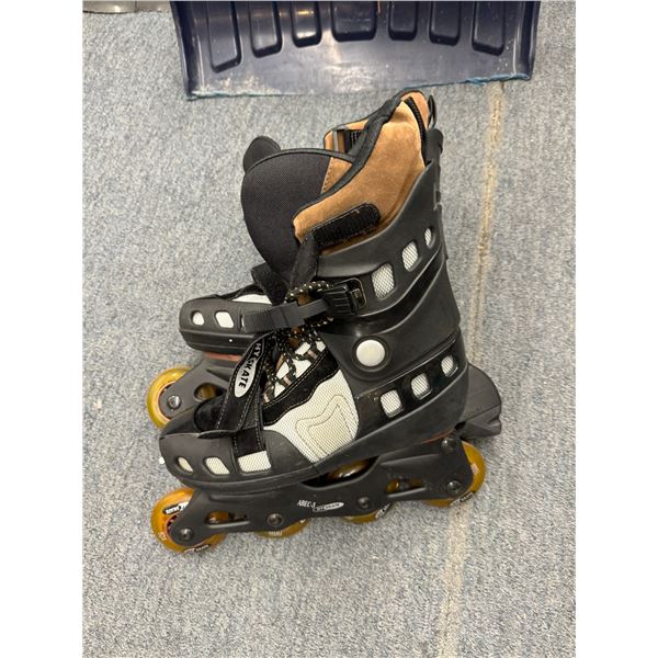 Roller skates 42