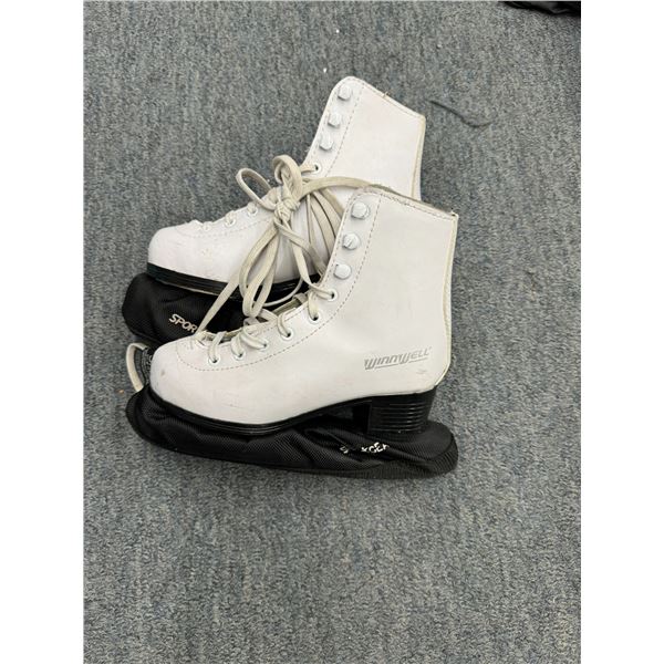Winnwell figure skates 13Y