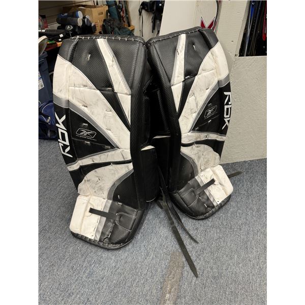 Rbk goalie pads 34