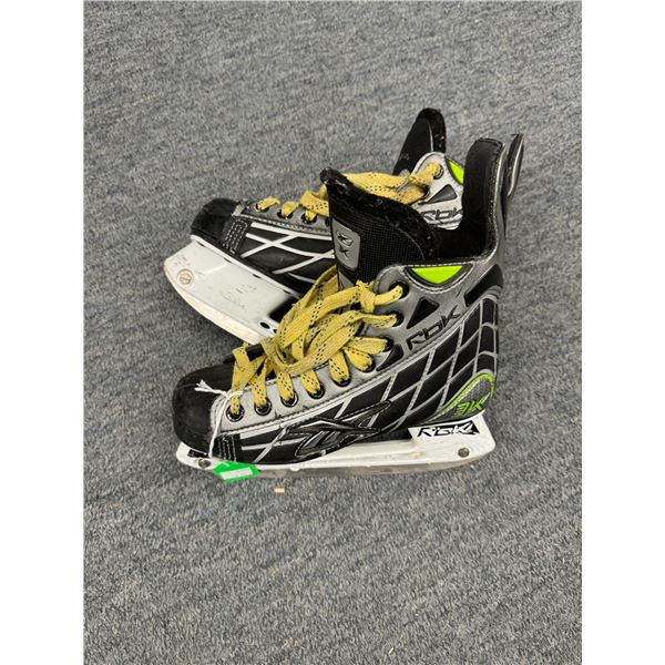 RBK skates 2.5