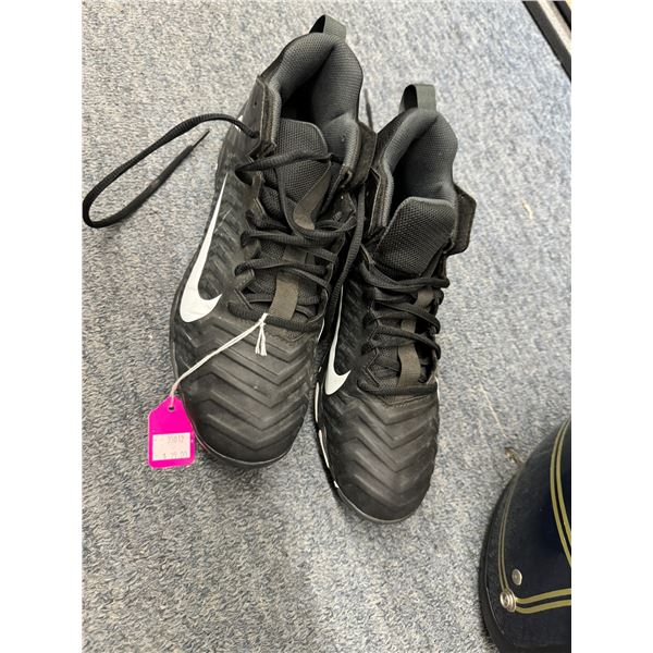 Nike cleats 8.5