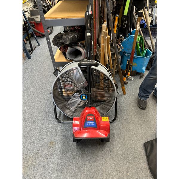 Toro snow shovel