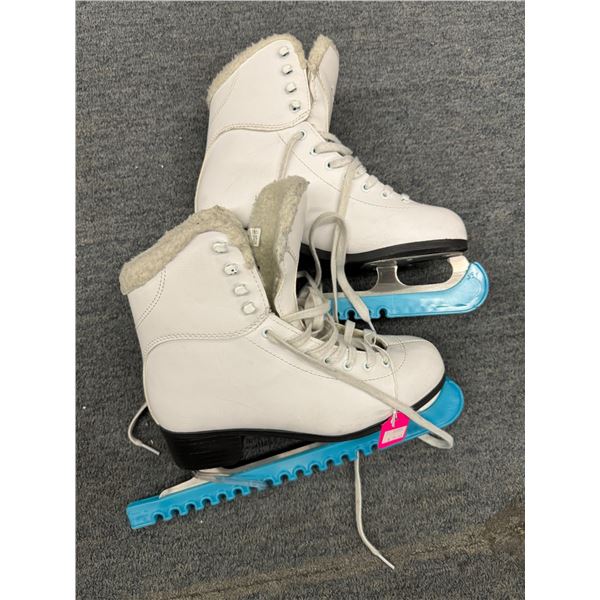 Figure skates 8