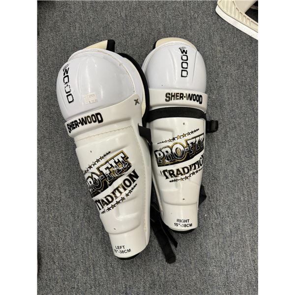 Hockey shin pads 15"