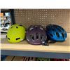 Image 1 : 3 helmets
