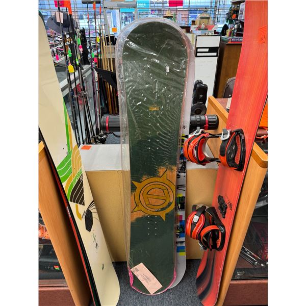 Stroyer snow board 153