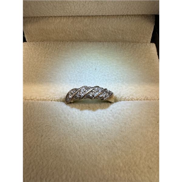 Vintage ring 10k 2.25g