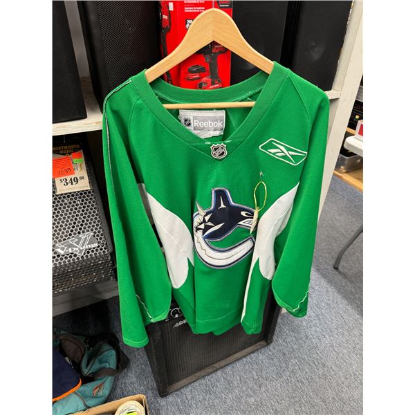Vancouver Canucks jersey S