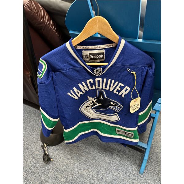 Vancouver Canucks jersey youth small