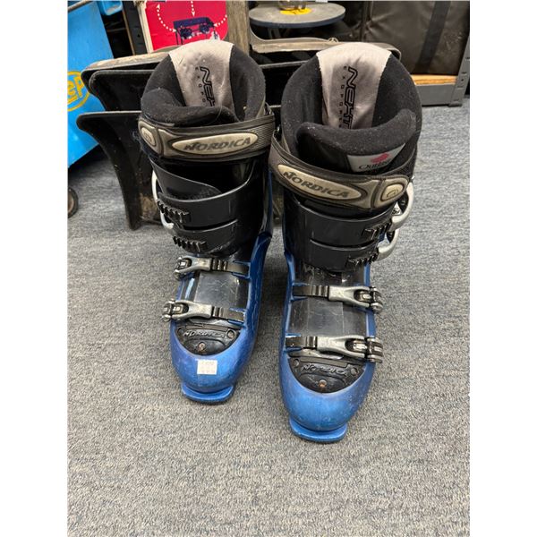 Ski boots 290-295