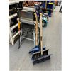 Image 1 : 4 shovels