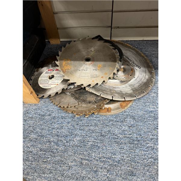 Lot of saw blades