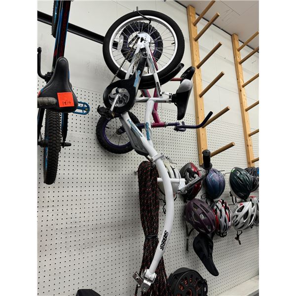 White sync link bike attachment