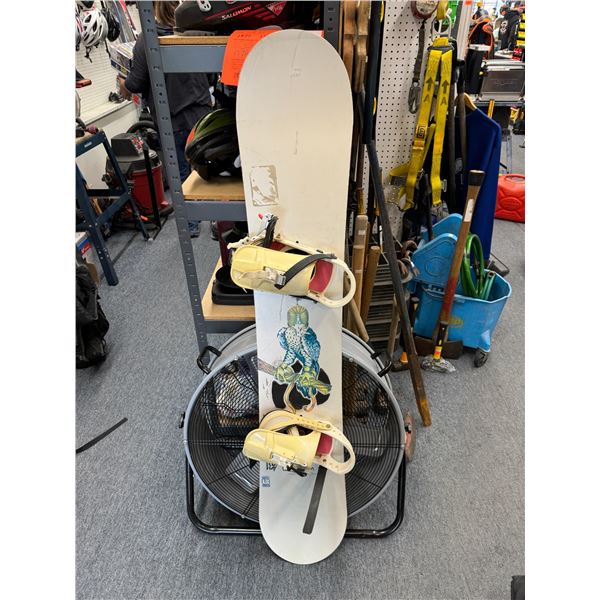 Burton snowboard 146