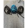 Image 1 : 3 helmets