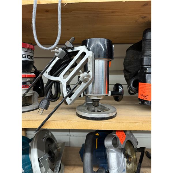 Black and decker router