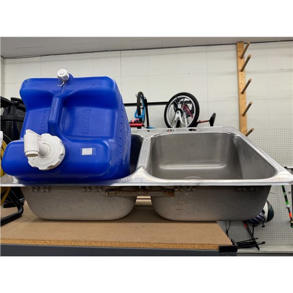 Sink with water jug