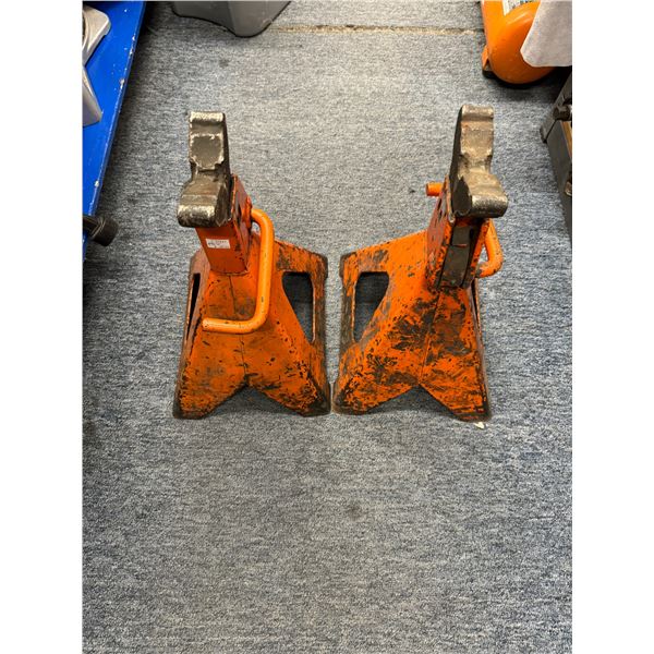 Jack stands