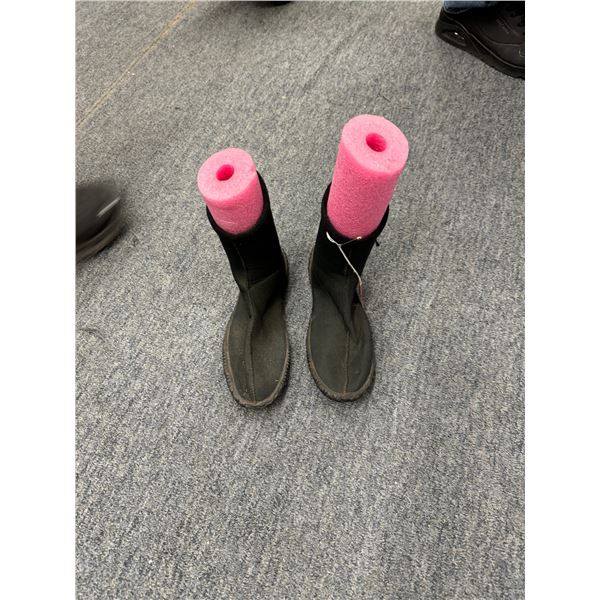 Scuba boots