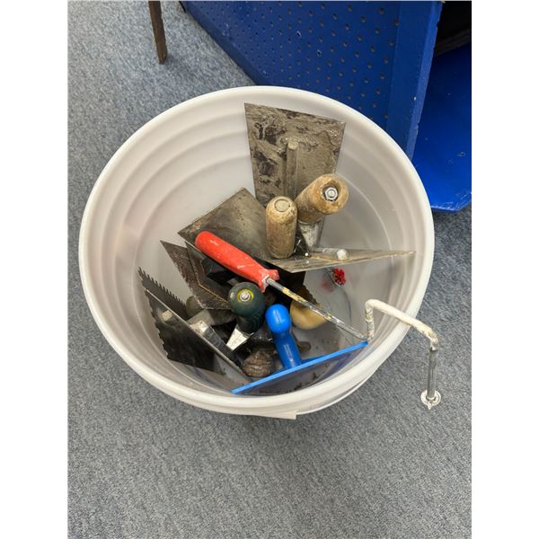 Bin of mudding tools